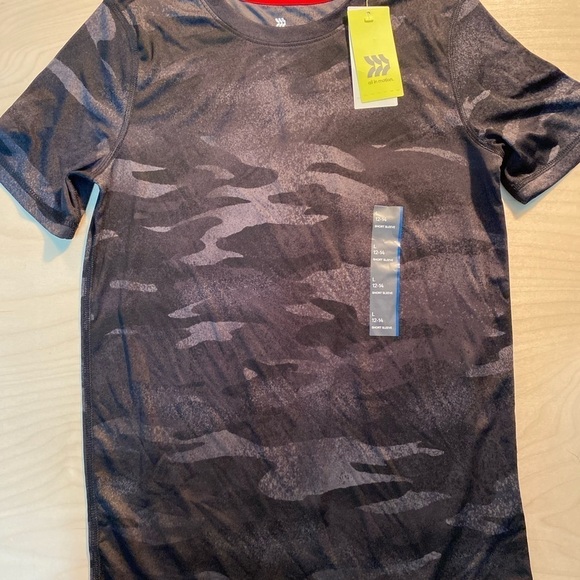 All in Motion Athletic Tee Large (12/14) (GL) - Picture 3 of 11